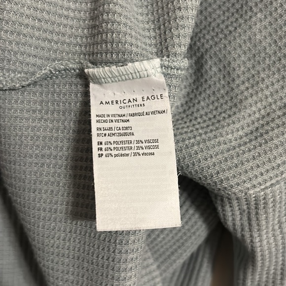 American Eagle Cropped Henley Waffle Shirt - Picture 4 of 4